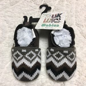 Muk Luks Tribal Zig Zag Baby Shoes 12-18M